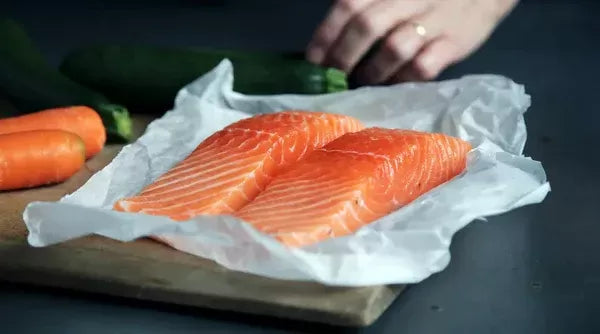 Can Cats Eat Raw Salmon? Exploring the Risks and Benefits