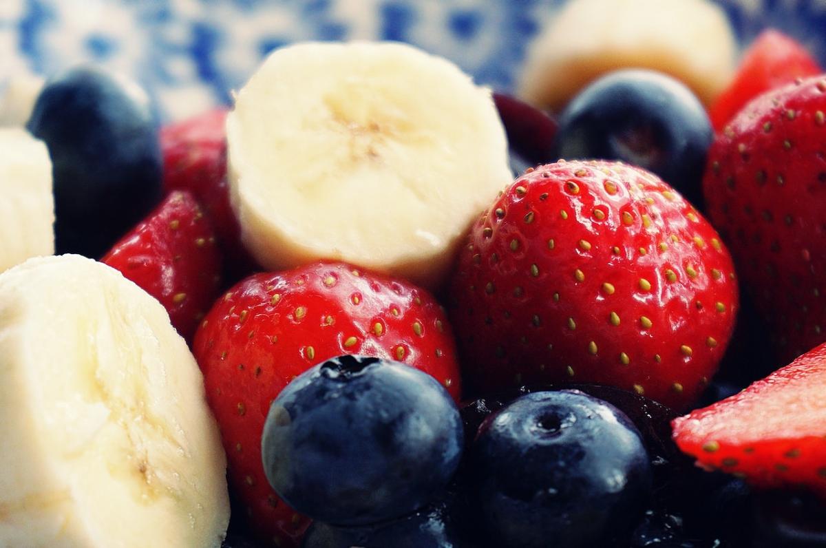 Can Dogs Have Blueberries and Strawberries
